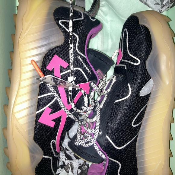 Off white - Picture 3 of 4